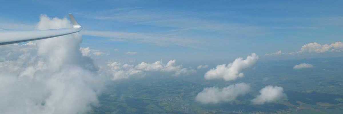 Flugwegposition um 13:00:18: Aufgenommen in der Nähe von Regen, Deutschland in 1642 Meter